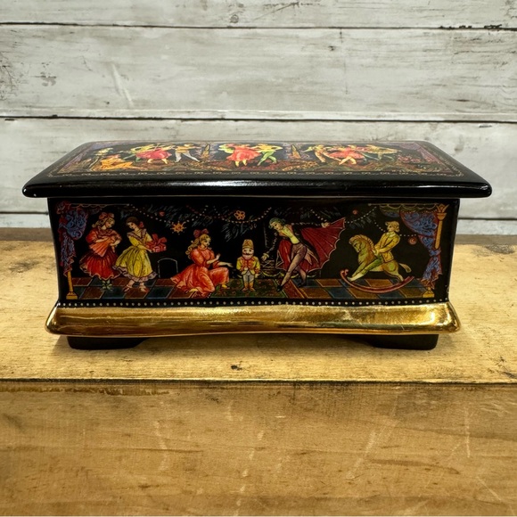 1991 Ardleigh Elliott Numbered Porcelain Russian Nutcracker Music Trinket Box - Picture 2 of 9